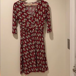 Vneck geo print dress